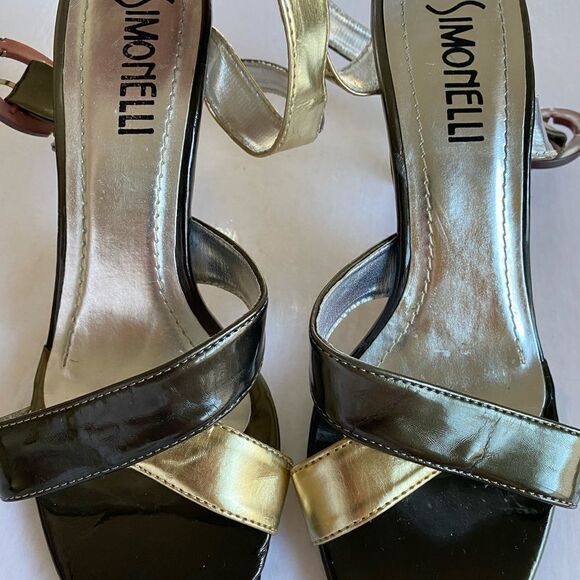 SIMONELLI Black and Gold Faux Patent Leather Heels Size 7 - Picture 4 of 6